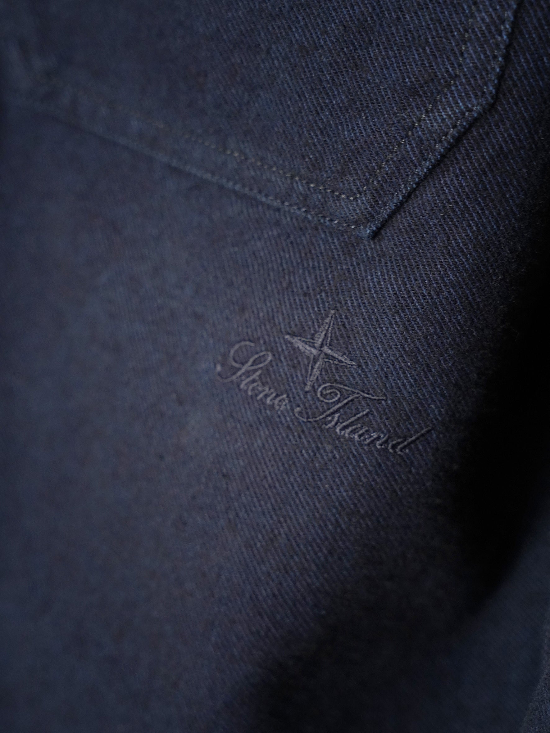 Dunkelblaues Flanell-Denim-Hemd von Stone Island – Ansicht 5