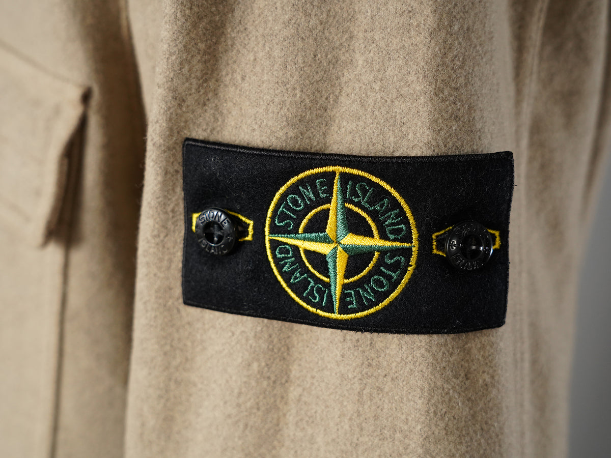 Sandfarbene Flanelljacke aus Schurwolle von Stone Island – Ansicht 2