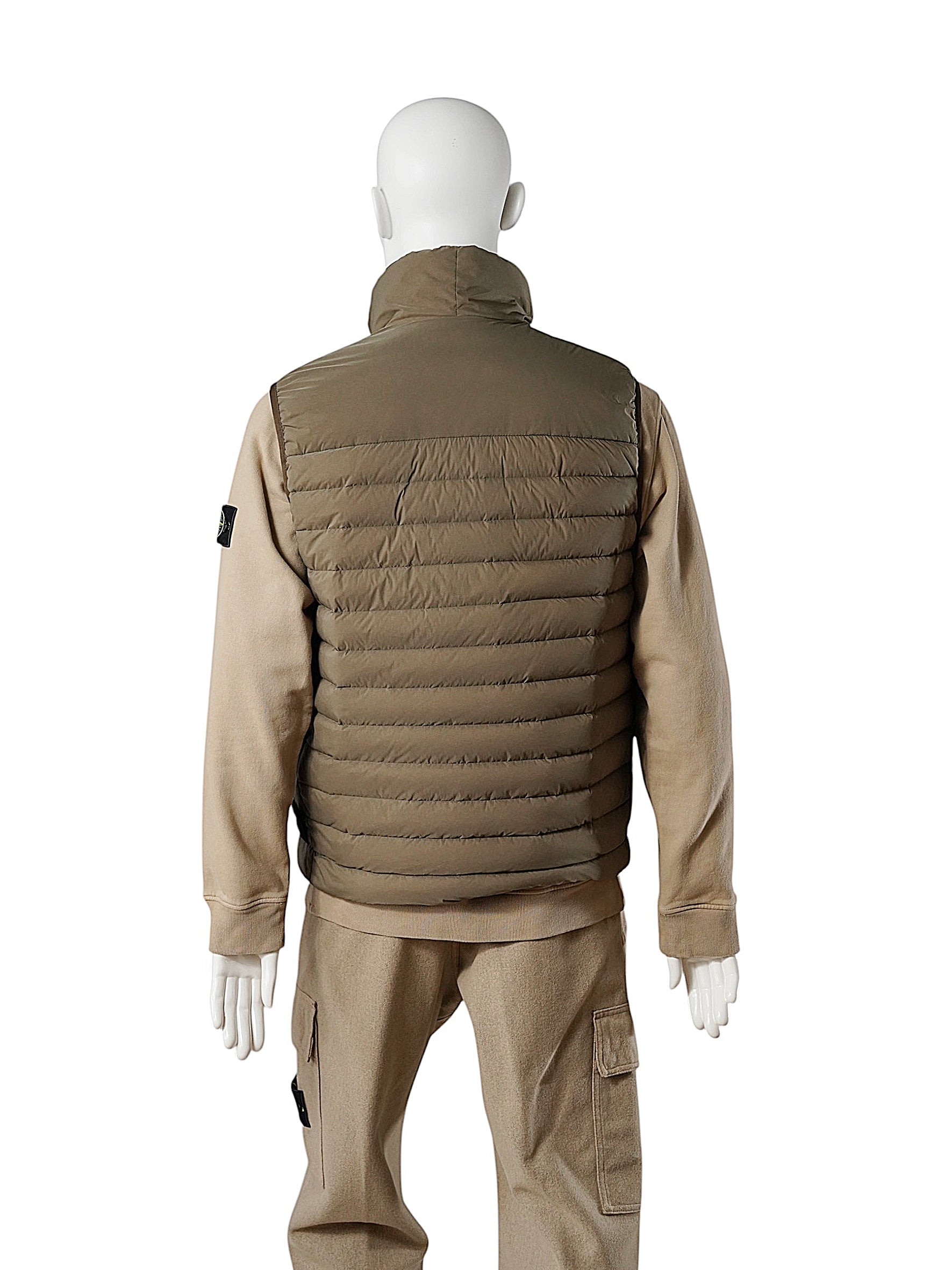 Camelfarbene Daunenweste von Stone Island – Ansicht 5