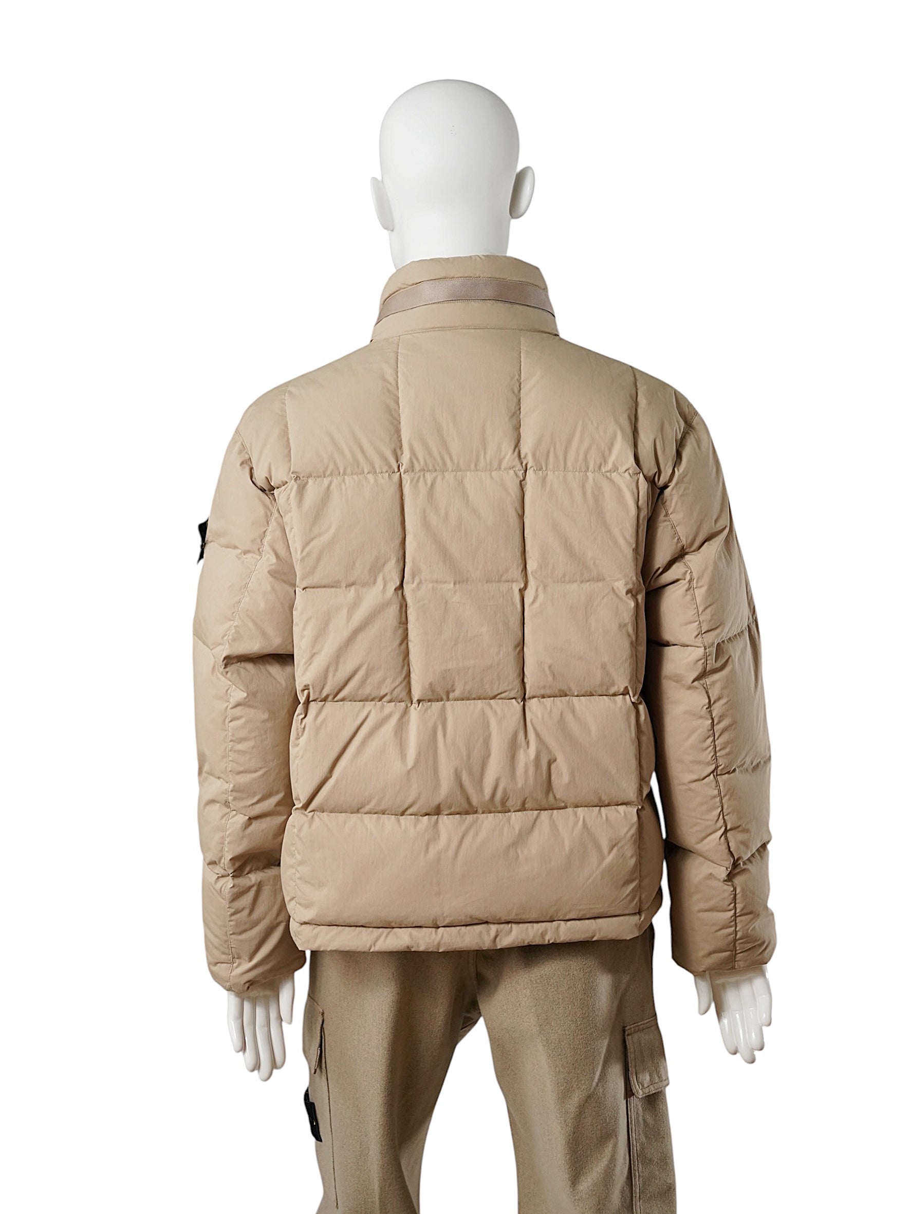 Sandfarbene Daunenjacke von Stone Island – Ansicht 3