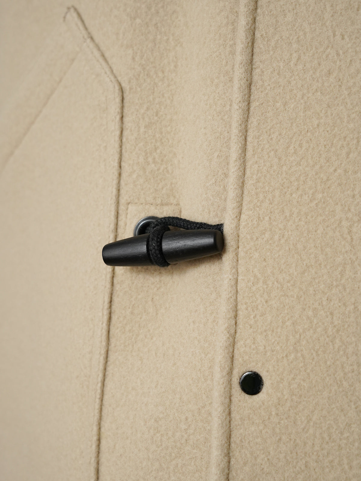 Sandfarbener kurzer Dufflecoat aus schwerem Melton von Stone Island – Ansicht 5