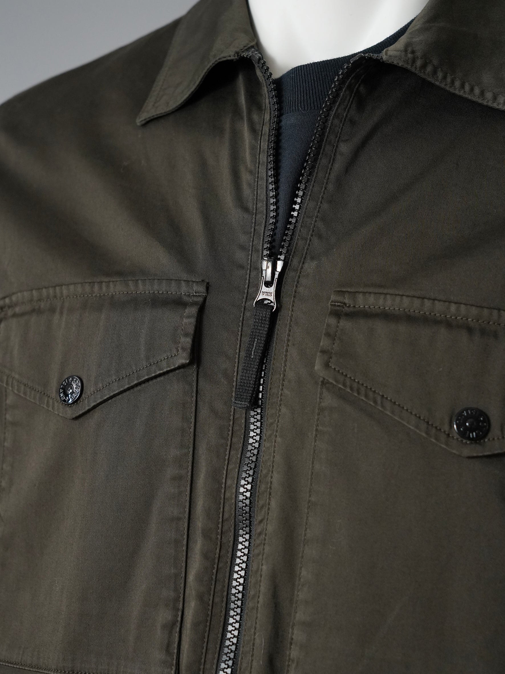 Dunkelbraunes Zip-Overshirt von Stone Island – Ansicht 2