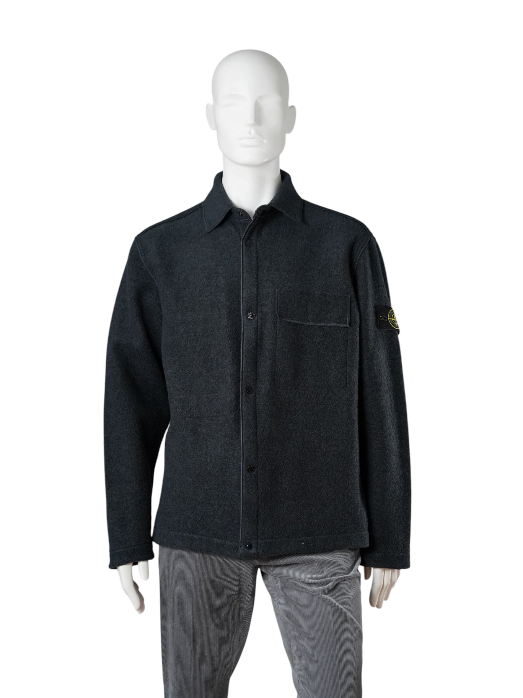 Graublaues Overshirt aus gekochter Wolle mit Used-Kanten von Stone Island