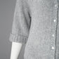 Hellgraue Strickjacke aus Cashmere und Seide mit Pailletten von Henry Christ – Ansicht 2
