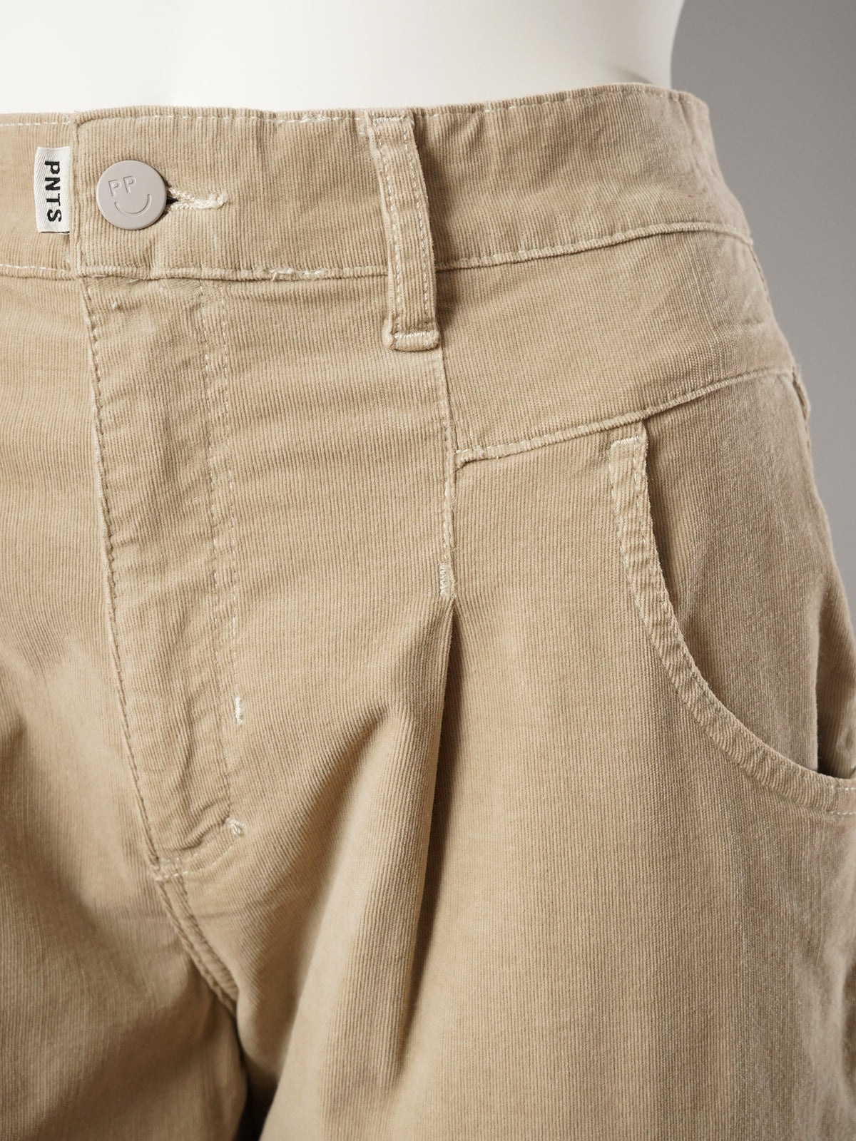 Beigefarbene Feincord-Hose „O-Shape“ von PNTS – Ansicht 2