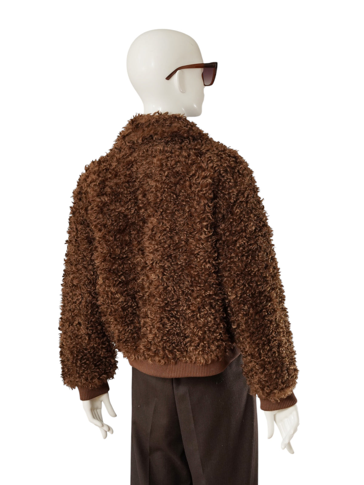 Schokoladenbrauner Fake-Fur-Blouson in Lockenfell-Optik von Hemisphere – Ansicht 6
