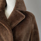Cognacfarbener Wendemantel aus Kunstfell und Velours