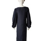 Dunkelblaues Seidenkleid mit Ballonärmeln