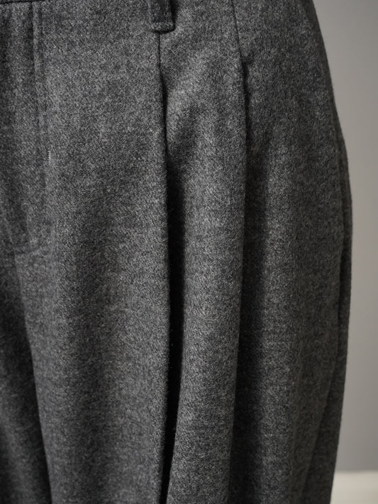 Graue Flanellhose „The Gent“ mit weitem, geradem Bein von PNTS – Ansicht 4