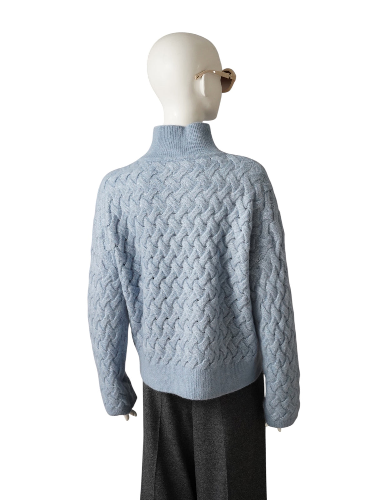 Hellblauer Kaschmir-Pullover mit Flechtmuster von Hemisphere – Rückansicht