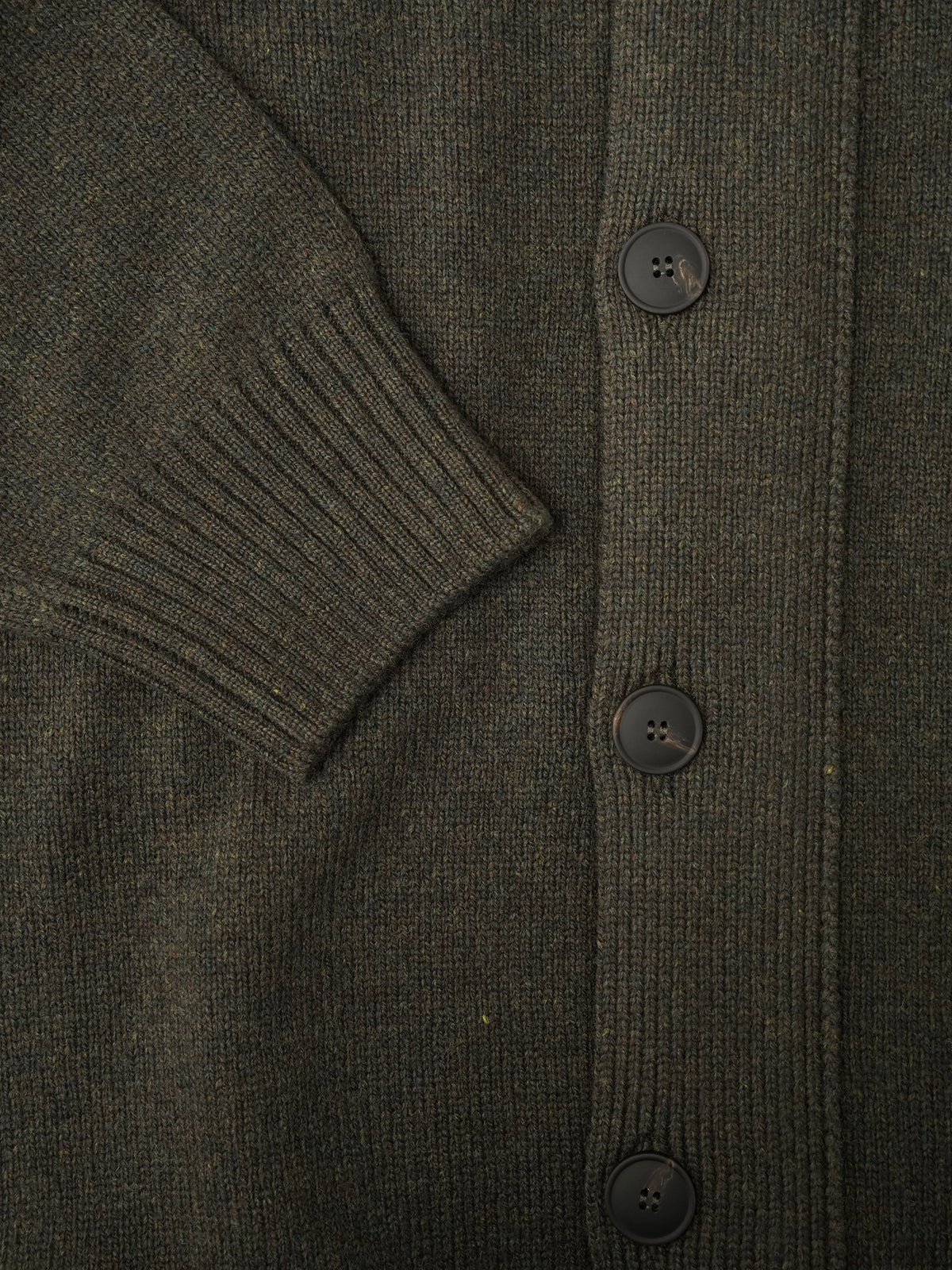 Khakigrüne Strickjacke mit Reißverschluss und Knopfleiste von Gran Sasso – Ansicht 4