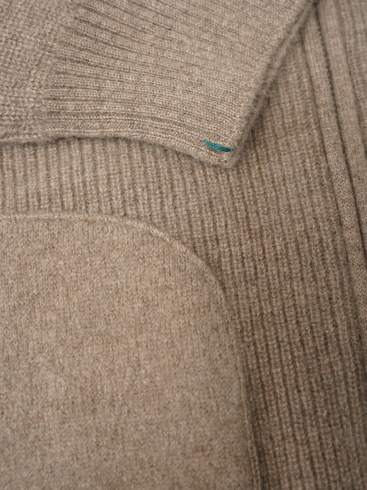 Taupefarbener Kaschmir-Zippcardigan von Fioroni – Ansicht 4