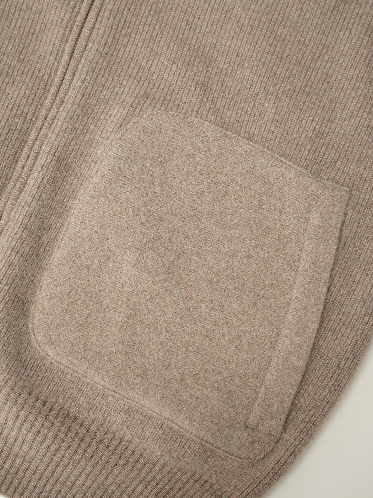 Taupefarbener Kaschmir-Zippcardigan von Fioroni – Ansicht 2