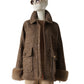 Graubraune Bouclé-Jacke von Maison Common – ohne Pelzkragen getragen