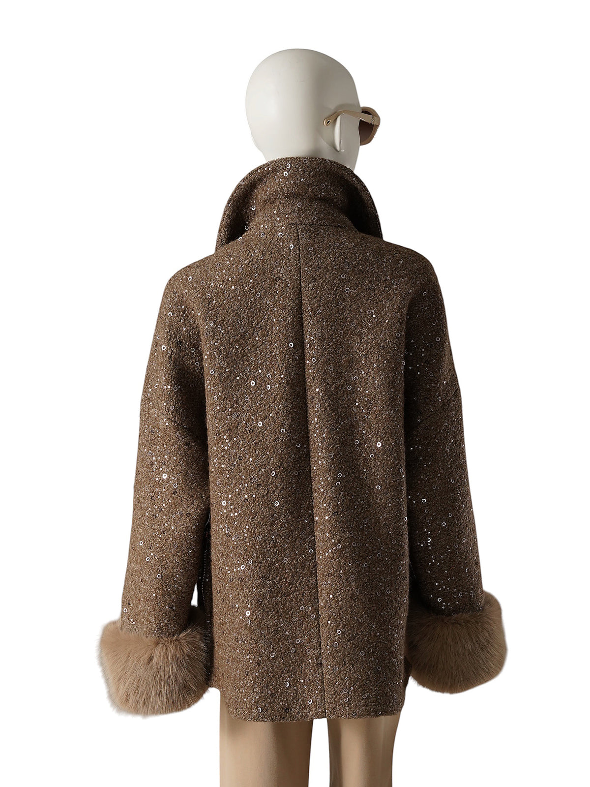 Graubraune Bouclé-Jacke von Maison Common – Rückansicht ohne Pelzkragen