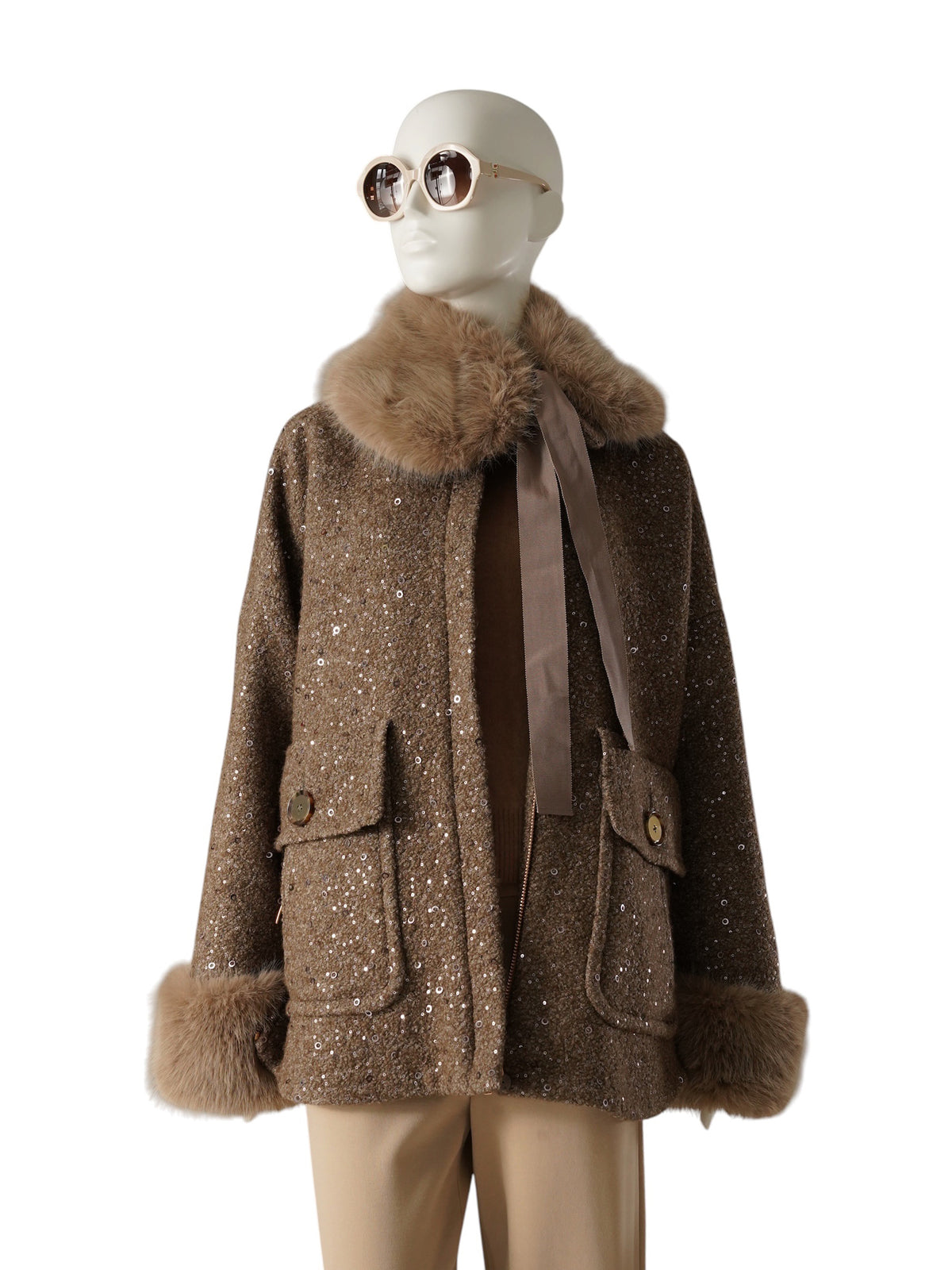 Graubraune Bouclé-Jacke mit Pailletten und abnehmbarem Pelzkragen von Maison Common