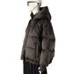 Schwarzbraune Daunenjacke mit Kapuze