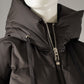 Schwarzbraune Daunenjacke mit Kapuze