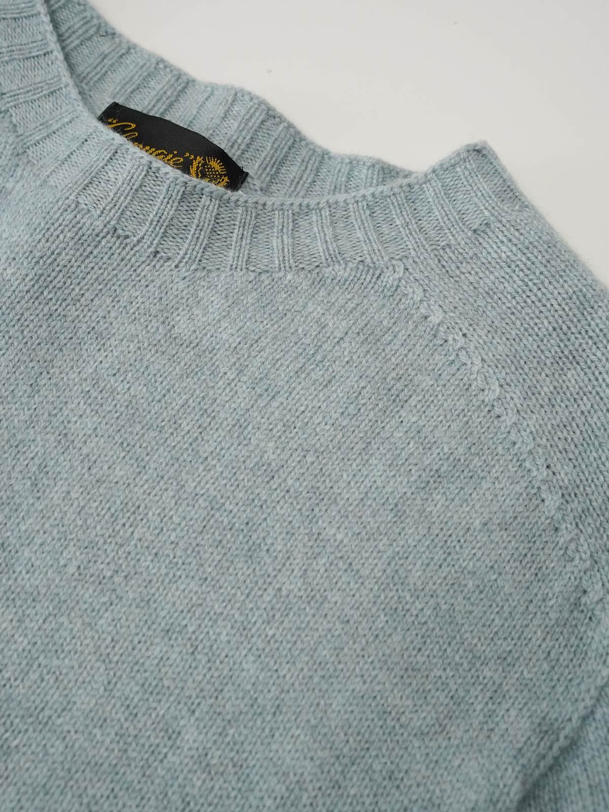 Eisblauer Pullover mit Rundhals von Glenugie – Ansicht 4