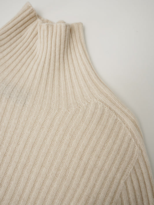 Cremefarbener Rippstrick-Rollkragenpullover von Glenugie – Ansicht 4