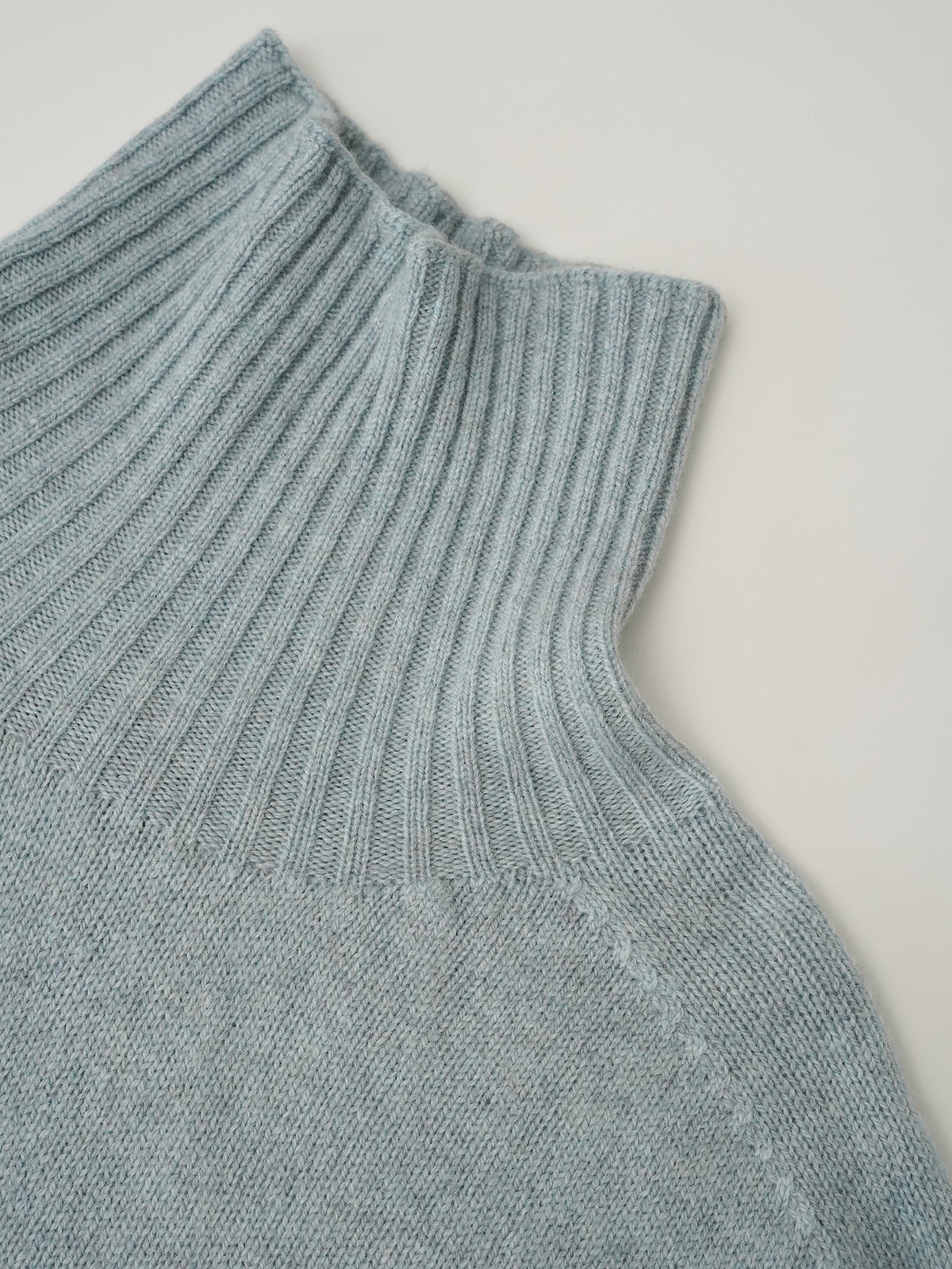 Eisblauer Pullover mit Stehkragen von Glenugie – Ansicht 4