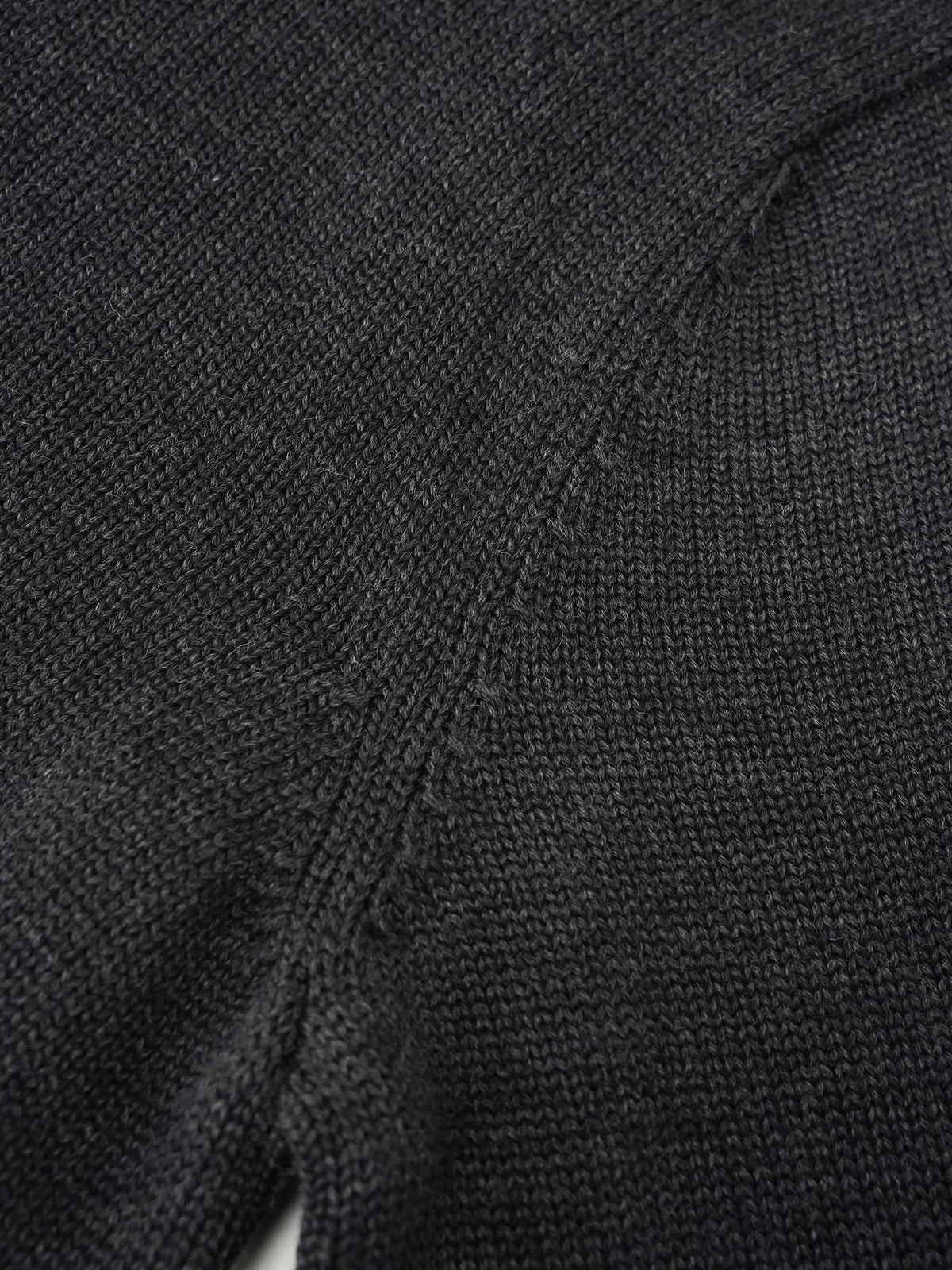 Anthrazitfarbener Rollkragenpullover von Slowear – Ansicht 5