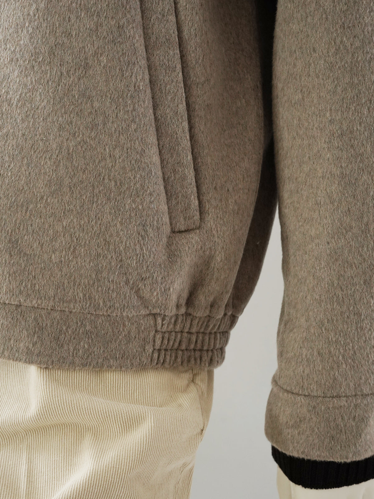 Beigemelierter Blouson aus Wollmischgewebe von Galà – Ansicht 4