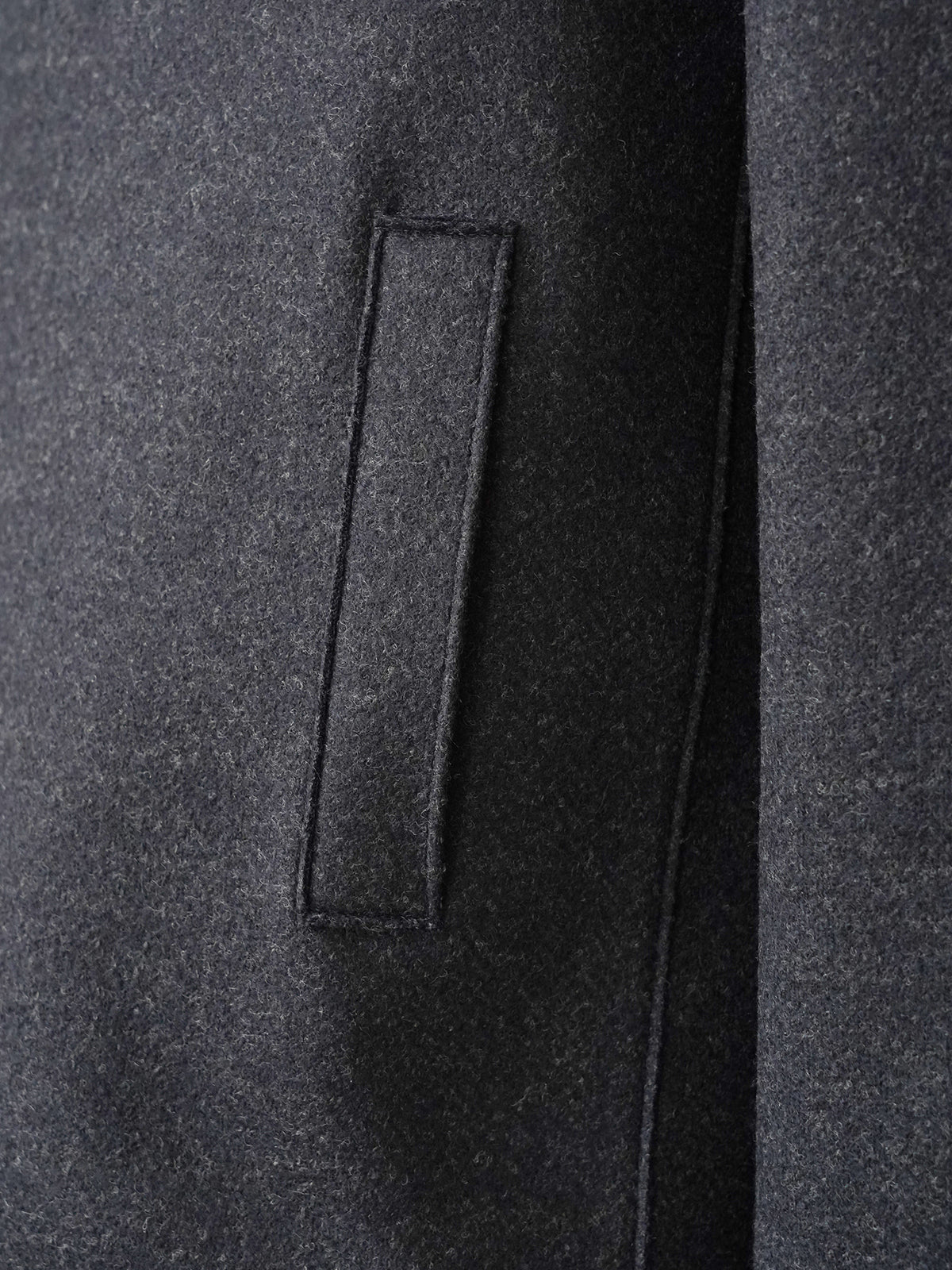 Blaugrauer Mantel aus gekochter Wolle von Harris Wharf London – Ansicht 4