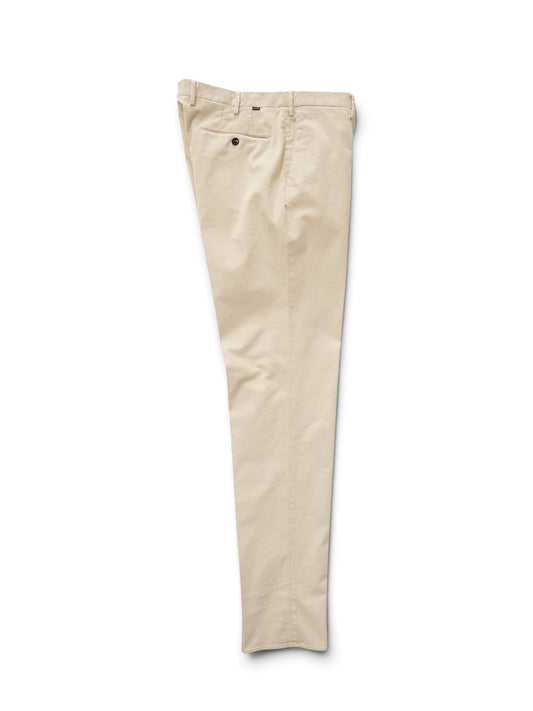 Beigefarbene Cordhose mit Bügelfalte von Slowear