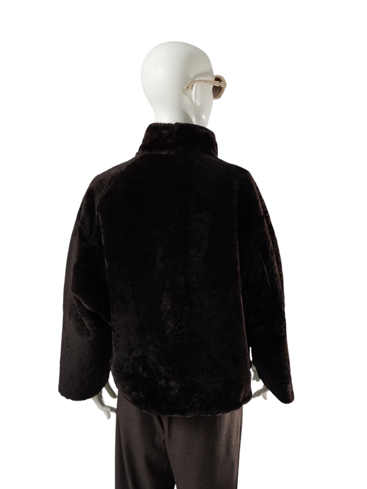 Dunkelbraune wendbare Lammfelljacke mit Stehkragen von Werner Christ – Ansicht 5