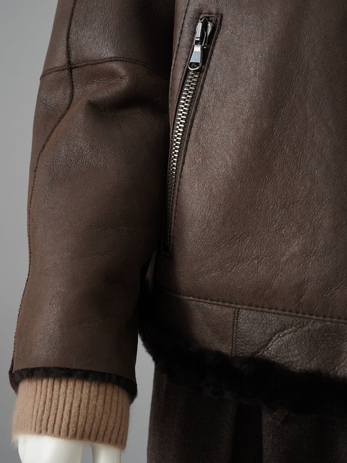 Dunkelbraune wendbare Lammfelljacke mit Stehkragen von Werner Christ – Ansicht 6
