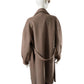 Taupefarbener Oversize-Mantel mit Bindegürtel von SoSue – Ansicht 3