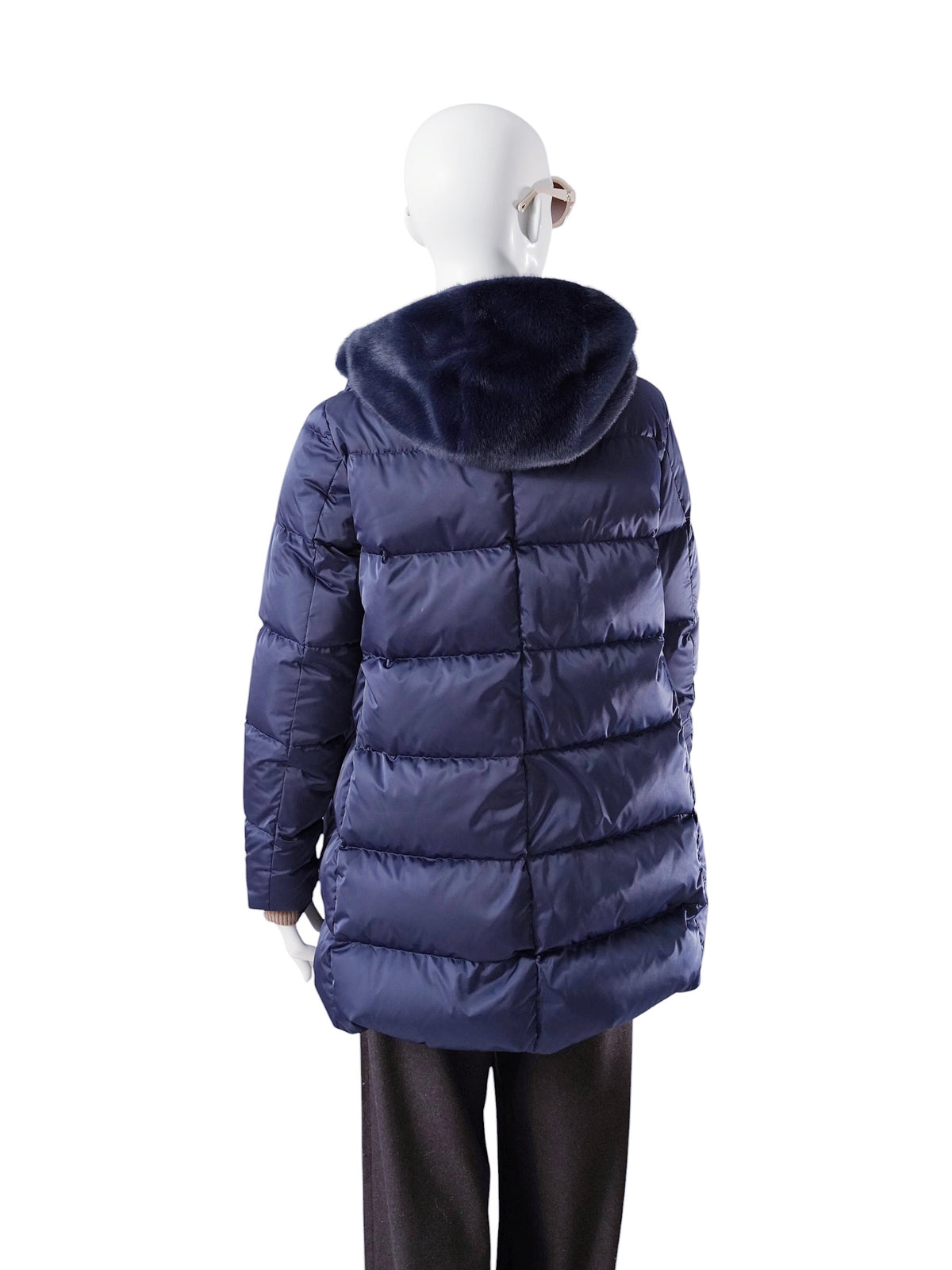 Marineblaue Daunenjacke mit flauschiger Kapuze von Herno – Ansicht 3