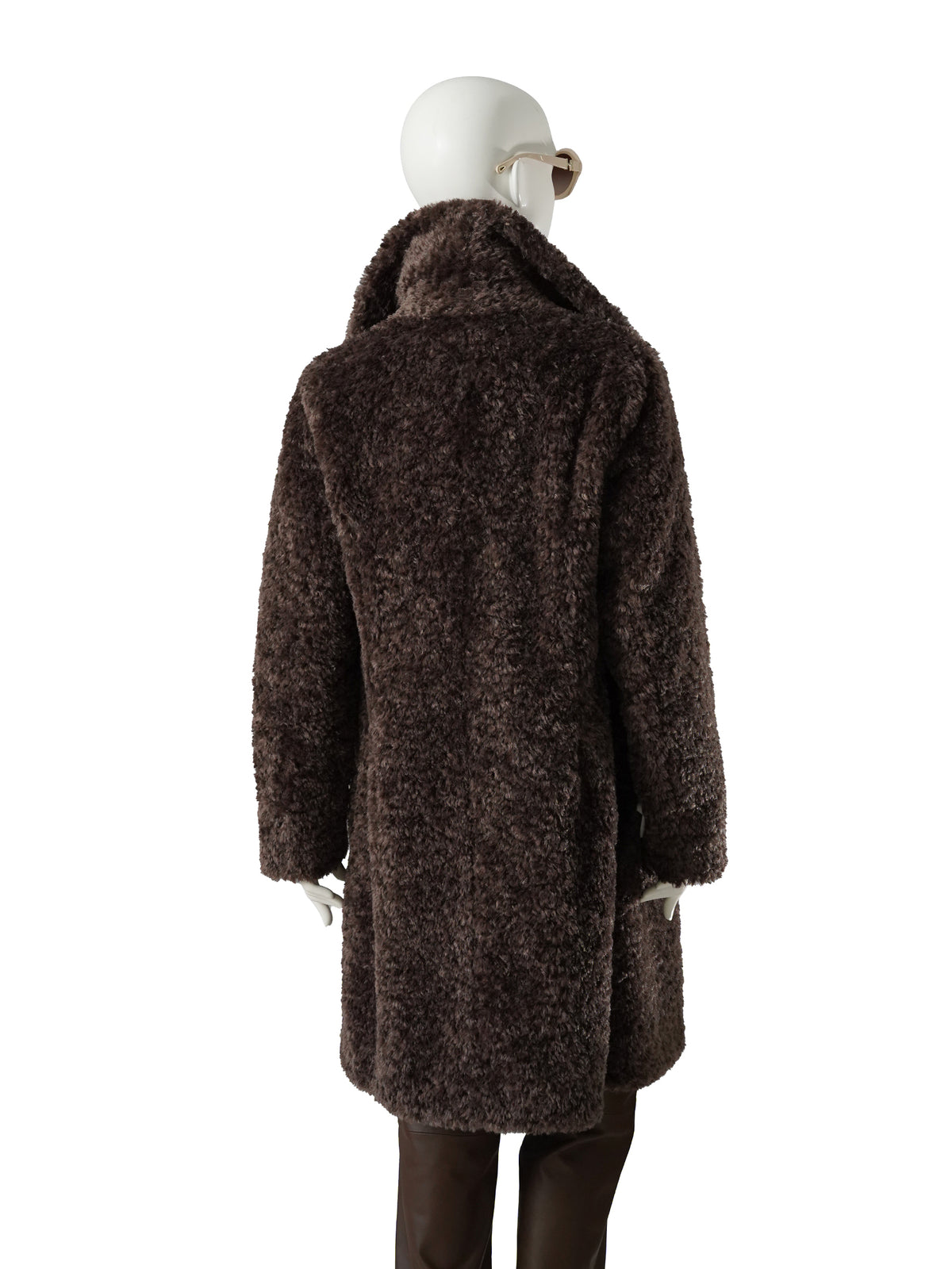 Schokobrauner Mantel aus lockigem Webpelz von Herno – Ansicht 6