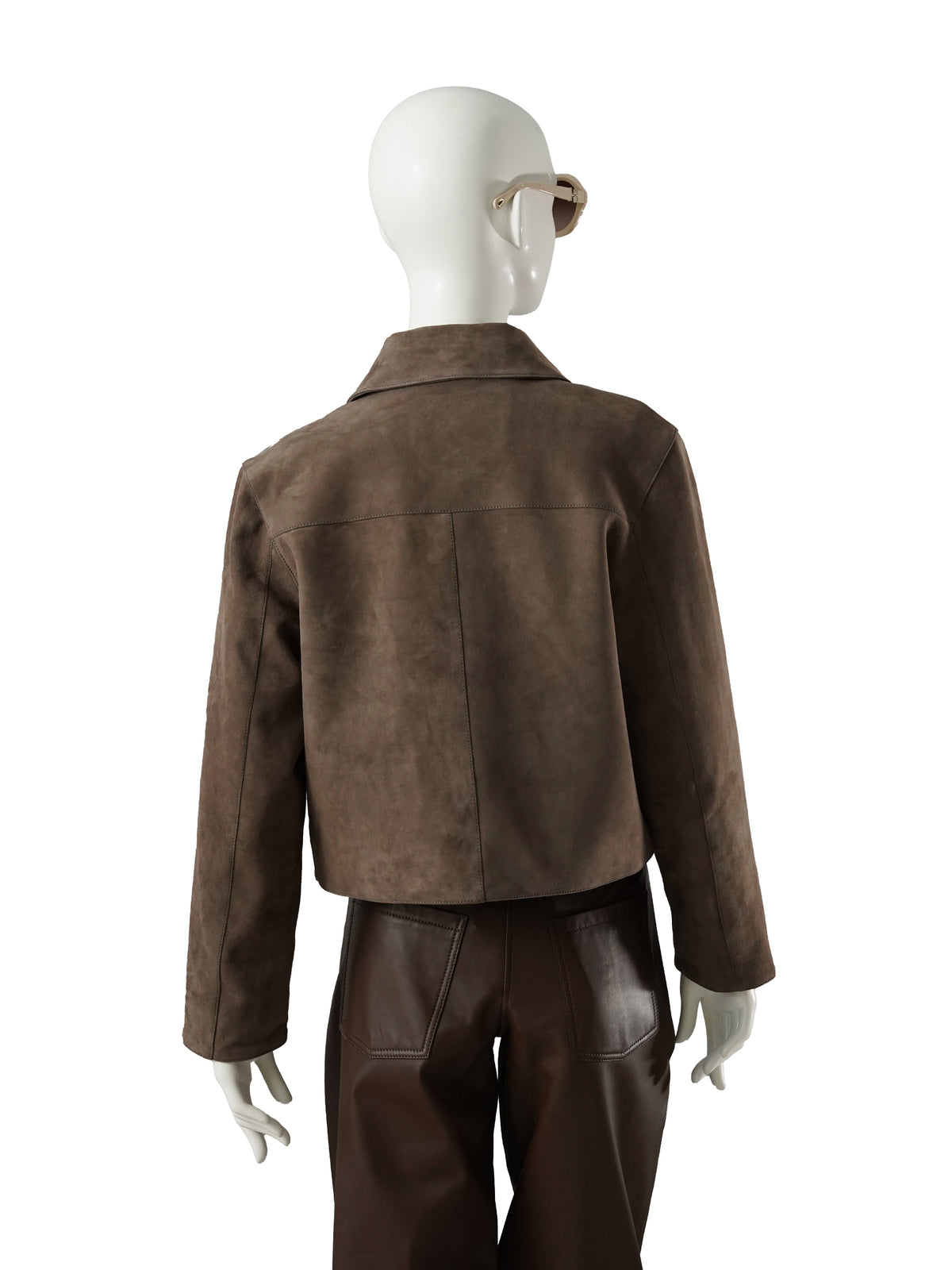 Graubraune kurze Jacke aus Ziegenvelours von Studio AR – Ansicht 3