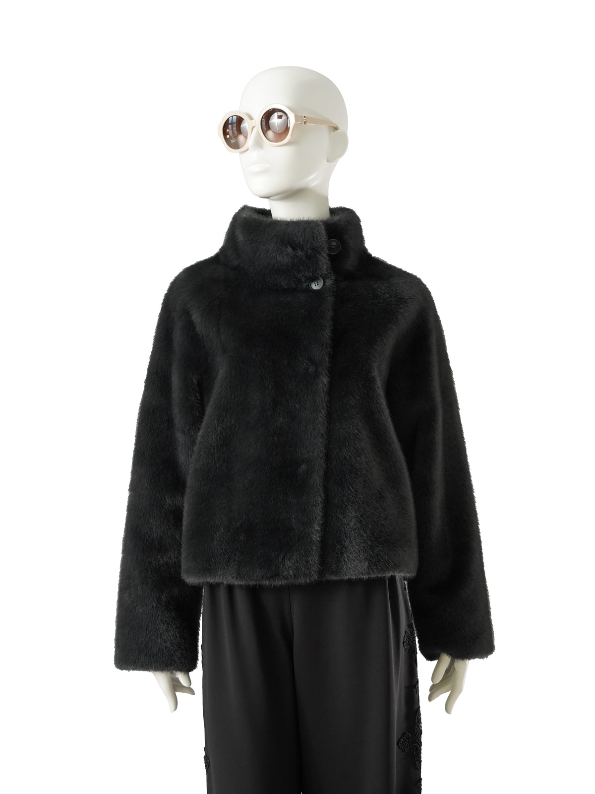 Dunkelgraue Wendejacke in Nerzoptik und Lederoptik von Studio AR – Ansicht 2