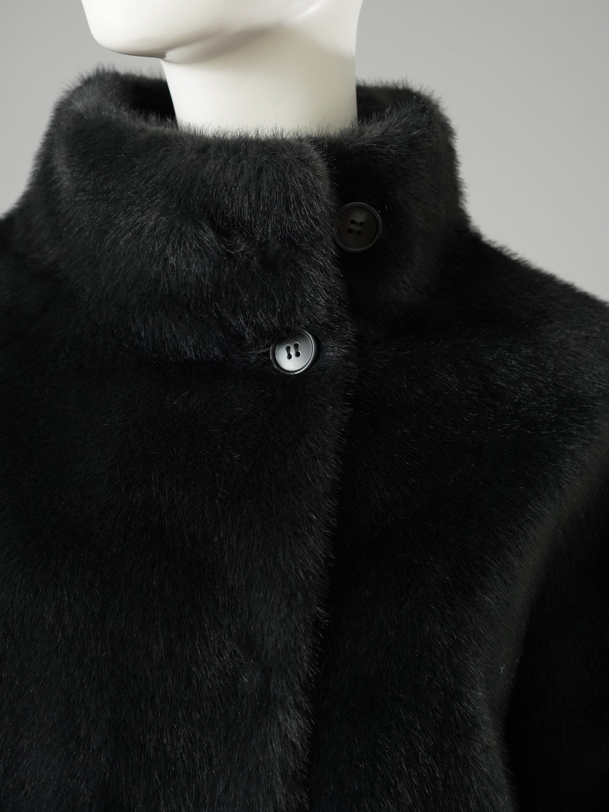 Dunkelgraue Wendejacke in Nerzoptik und Lederoptik von Studio AR – Ansicht 3