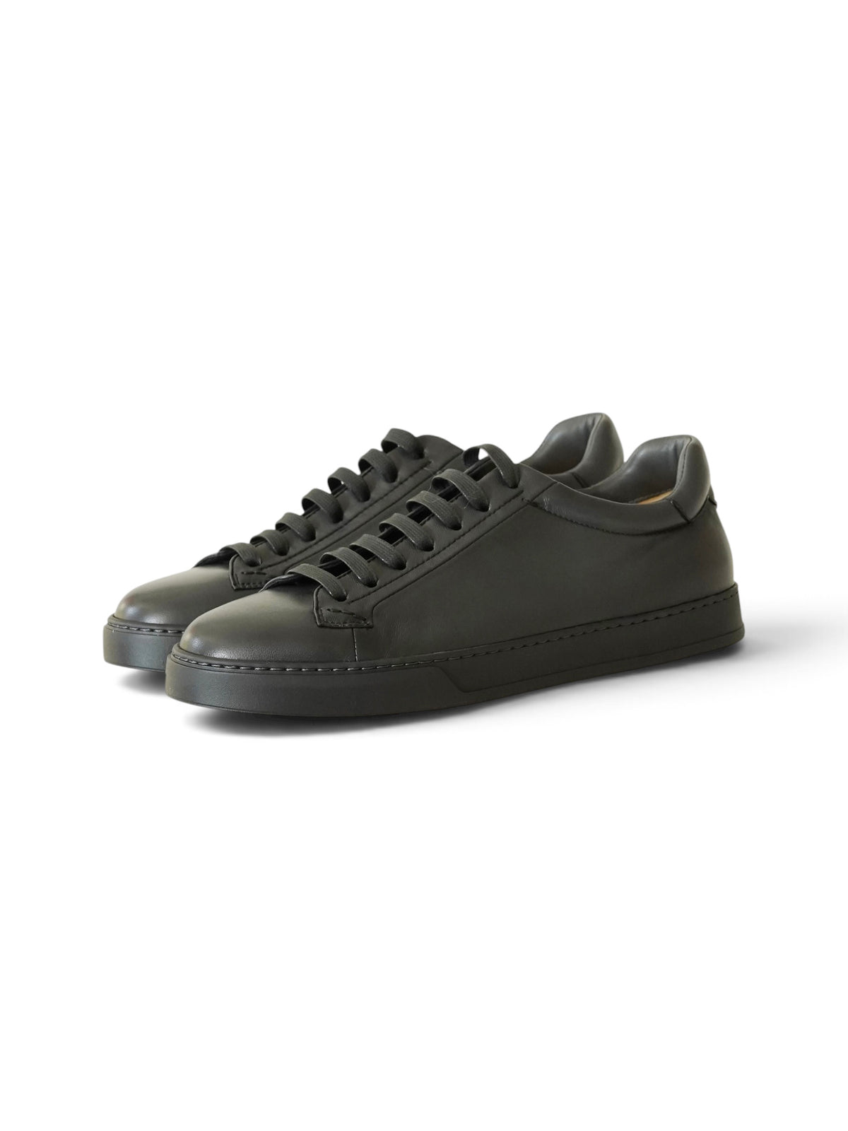 Graphitfarbener Sneaker mit flexibler Gummisohle von Doucal's