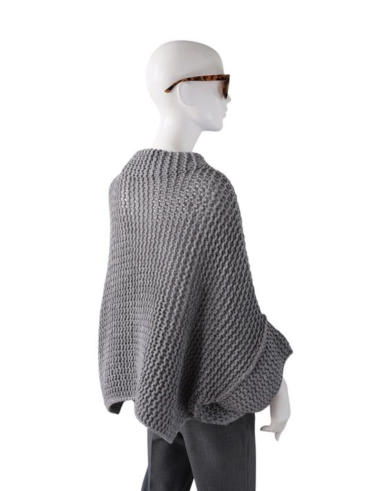Grauer Oversized-Poncho-Pullover mit Trompeten-Ärmeln von FFC – Ansicht 4