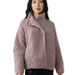 Puderfarbener Flechtstrick-Cardigan mit hohem Kragen von FFC