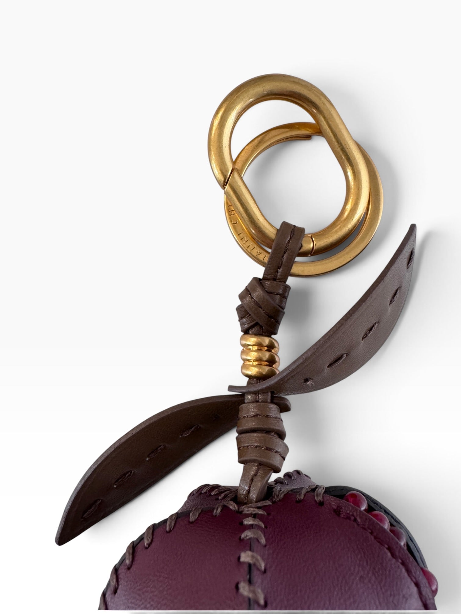 Bordeauxfarbener Taschenanhänger „Granatapfel“ von Gianni Chiarini – Ansicht 2