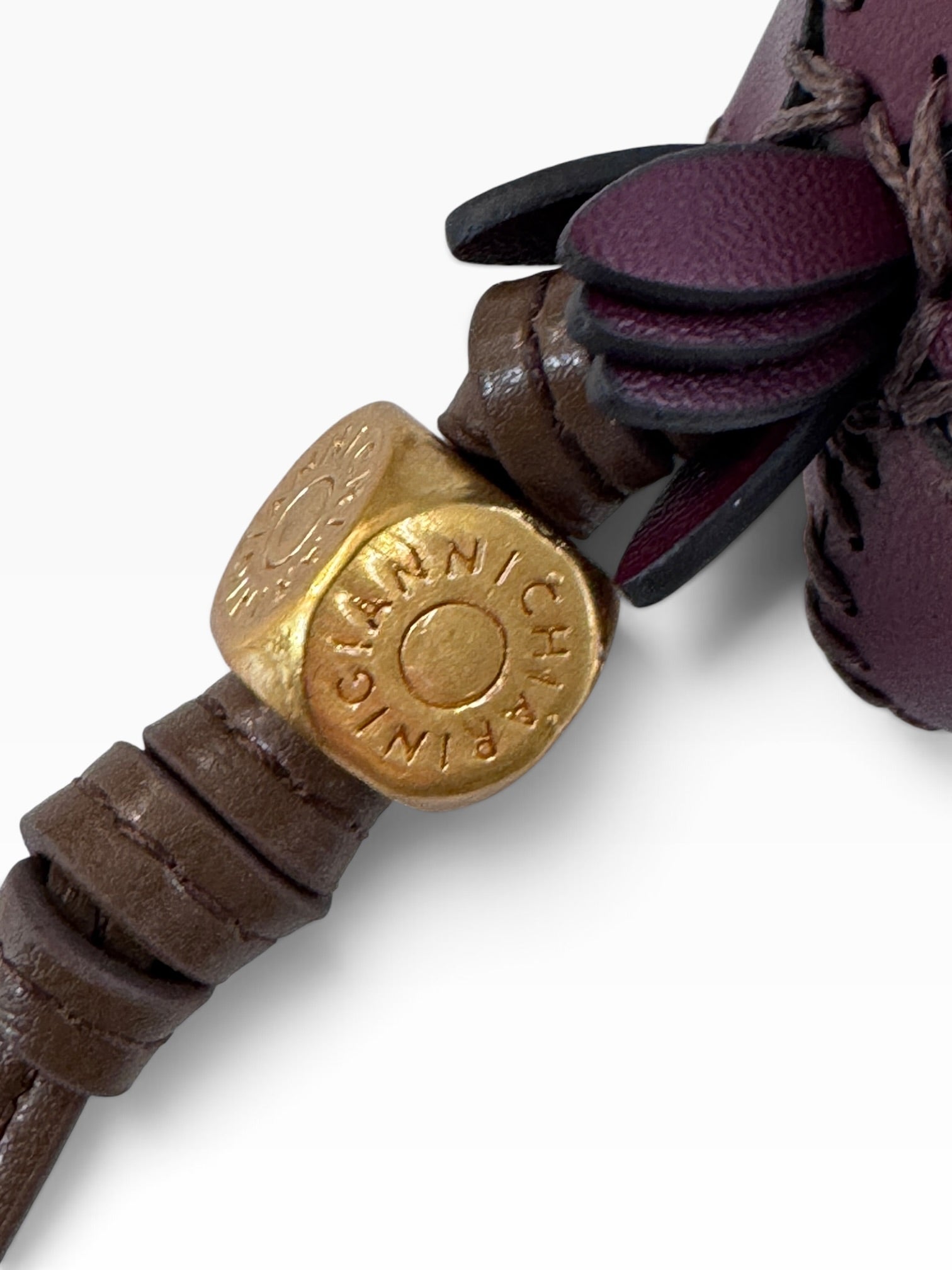 Bordeauxfarbener Taschenanhänger „Granatapfel“ von Gianni Chiarini – Ansicht 4