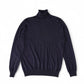 Dunkelblauer Rollkragenpullover aus Cashmere und Seide