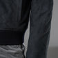 Dunkelblaue Lederjacke aus Veloursleder mit Shearling-Kragen von Corneliani – Ansicht 4
