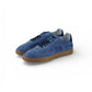 Azurblauer Velours-Sneaker