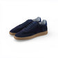 Dunkelblauer Velours-Sneaker