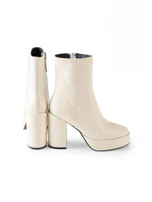 Wollweiße Stiefelette mit Absatz von Bibi Lou – Ansicht 2