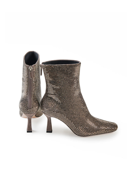 Stiefelette mit Absatz und Schmucksteinen von Lola Cruz – Ansicht 2
